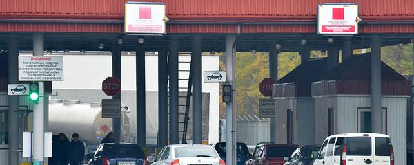 Легковые машины в очереди на пересечения границы - Sputnik Беларусь