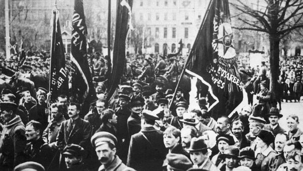 Рабочие вышли на демонстрацию, 1917 год - Sputnik Беларусь