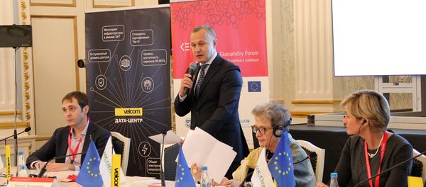 Первый вице-премьер Беларуси Василий Матюшевский на конференции Кастрычніцкі эканамічны форум Основы будущего - Sputnik Беларусь