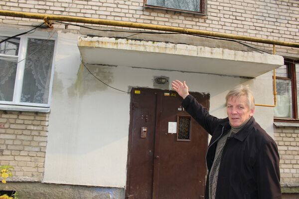 За три месяца на стене появилось мокрое пятно - Sputnik Беларусь