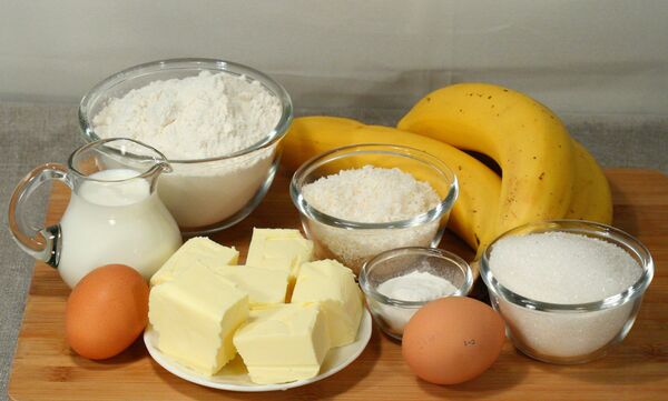 Перевернутый карамельный пирог с бананами - Sputnik Беларусь