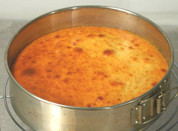 Перевернутый карамельный пирог с бананами - Sputnik Беларусь