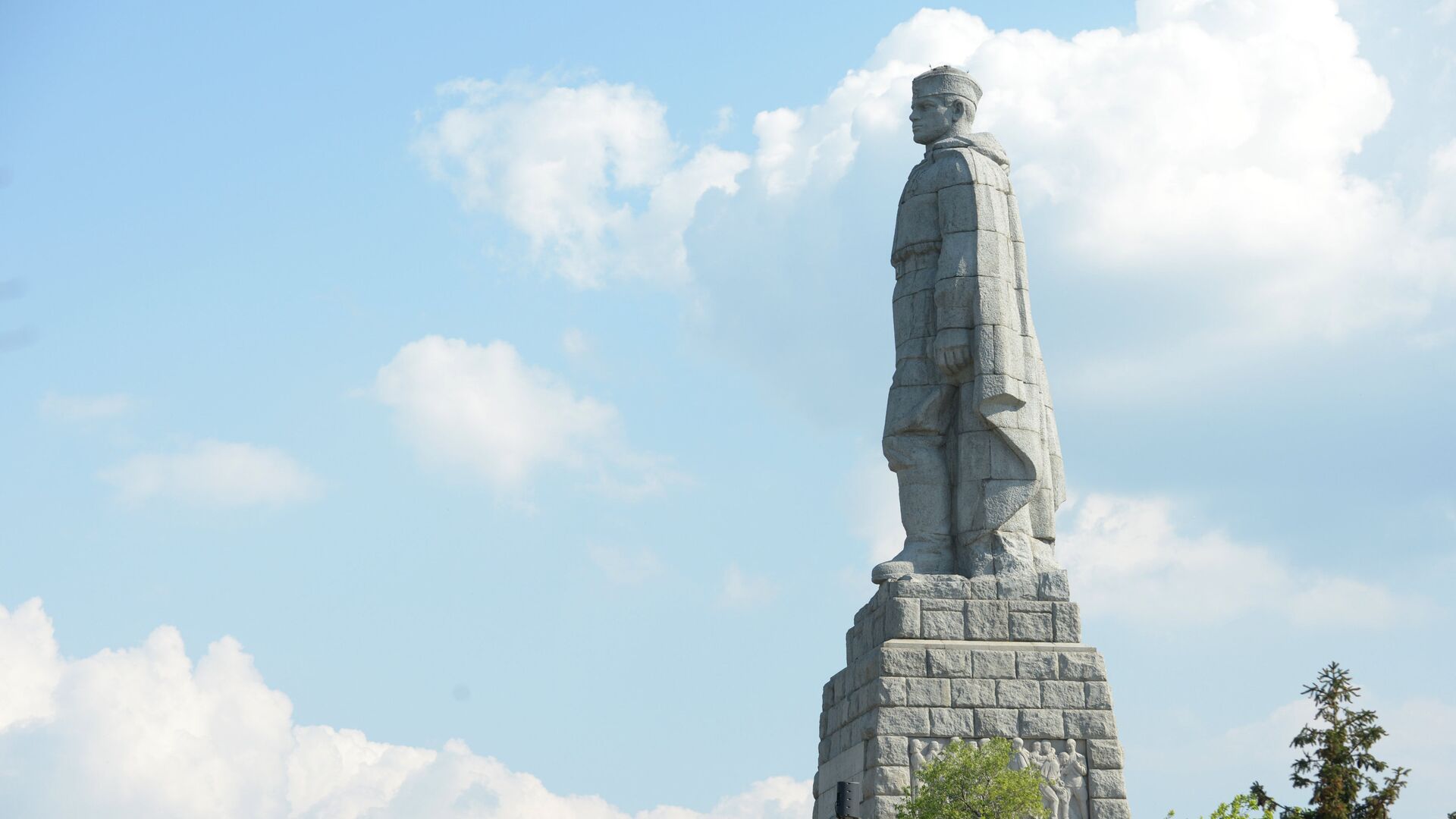 Памятник советским воинам-освободителям Алеша в Пловдиве - Sputnik Беларусь, 1920, 04.06.2022