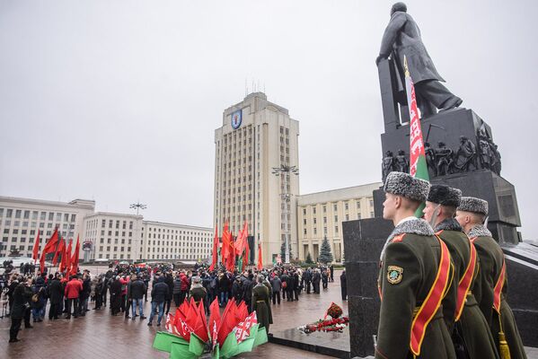 В Минске отметили 100-летие революции - Sputnik Беларусь