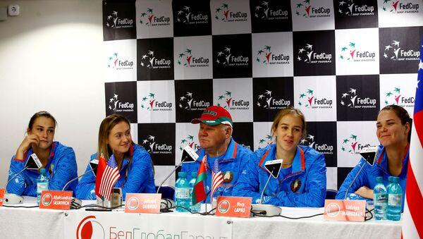 Женская сборная Беларуси по теннису с капитаном Эдуардом Дубровым - Sputnik Беларусь