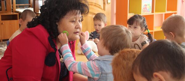 Директор детского дома Умiт Майра Бейсеканова - Sputnik Беларусь