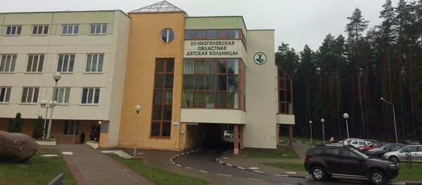 Врачи Могилевской областной больницы оценивают состояние пострадавшего мальчика как крайне тяжелое Врачи Могилевской областной больницы оценивают состояние пострадавшего мальчика как крайне тяжелое - Sputnik Беларусь