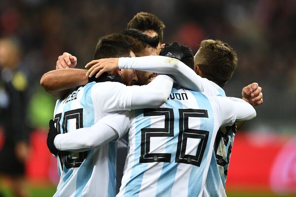 Игроки сборной Аргентины радуются победе (1:0). - Sputnik Беларусь