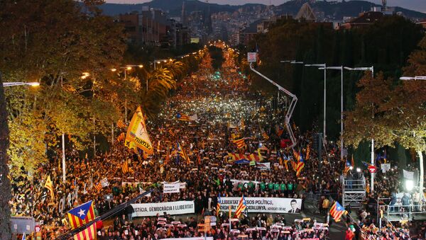 Акция протеста в Барселоне 11 ноября - Sputnik Беларусь