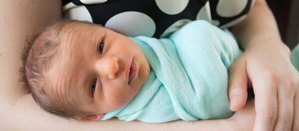 Маленьким мамам приходится повзрослеть досрочно - Sputnik Беларусь