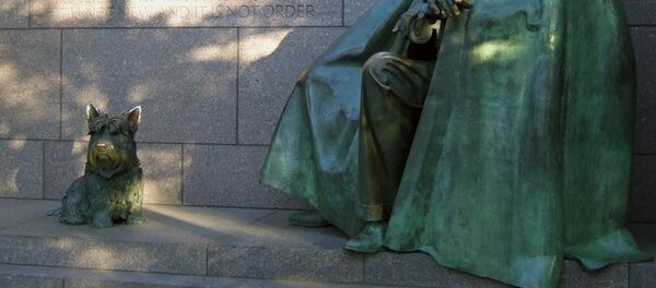 Памятник Рузвельту и его собаке Памятник Рузвельту и его собаке - Sputnik Беларусь