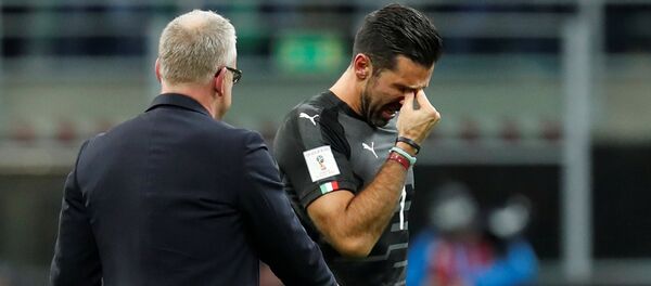 Голкипер сборной Италии Джанлуиджи Буффон Голкипер сборной Италии Джанлуиджи Буффон - Sputnik Беларусь