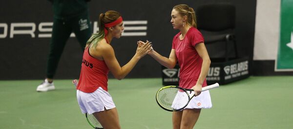 Белорусские теннисистки Арина Соболенко (слева) и Александра Саснович - Sputnik Беларусь