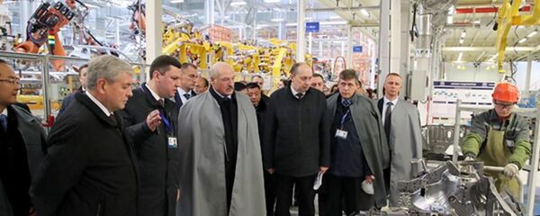 Президент Беларуси Александр Лукашенко посетил завод БелДжи под Борисовом - Sputnik Беларусь