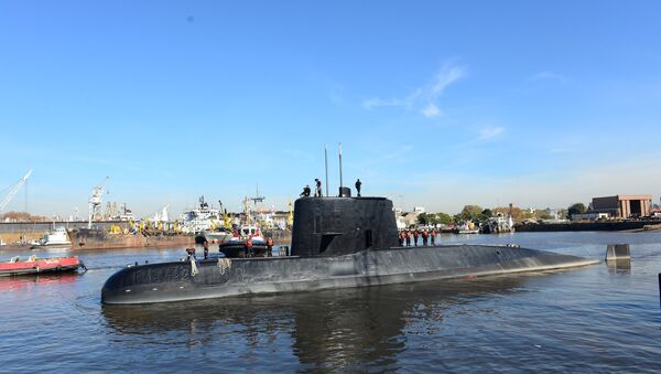 Аргентинская военная подводная лодка ARA San Juan и экипаж в порту Буэнос-Айреса, архивное фото - Sputnik Беларусь