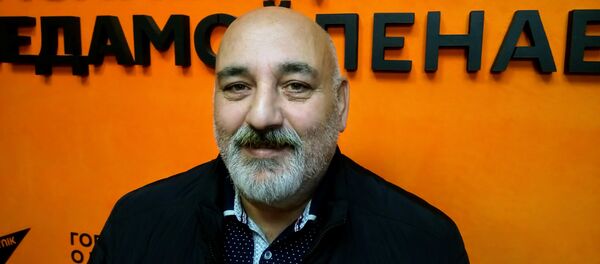 Экс-солист легендарных ВИА Синяя птица и Веселые ребята, аранжировщик Александр Зверович - Sputnik Беларусь