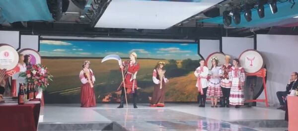 Беларусы сталі другімі ў конкурсе нацыянальных касцюмаў ў Пекіне - Sputnik Беларусь