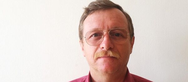 Обозреватель телеканала ITON.TV Александр Гур-Арье Обозреватель телеканала ITON.TV Александр Гур-Арье - Sputnik Беларусь