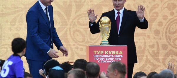 Президент РФ В.Путин принял участие в церемонии старта тура Кубка мира по футболу в Лужниках - Sputnik Беларусь