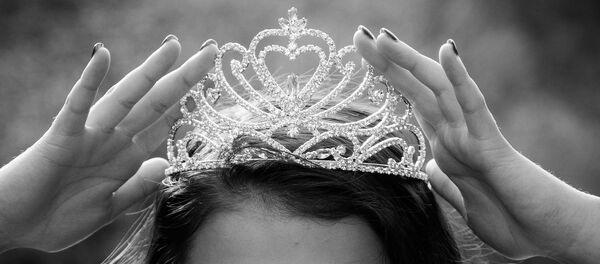 Корона победительницы конкурса красоты - Sputnik Беларусь