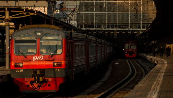 Поезд на платформе Киевского вокзала - Sputnik Беларусь