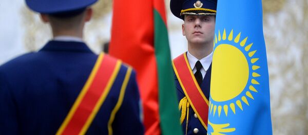 Флаги Беларуси и Казахстана Флаги Беларуси и Казахстана - Sputnik Беларусь