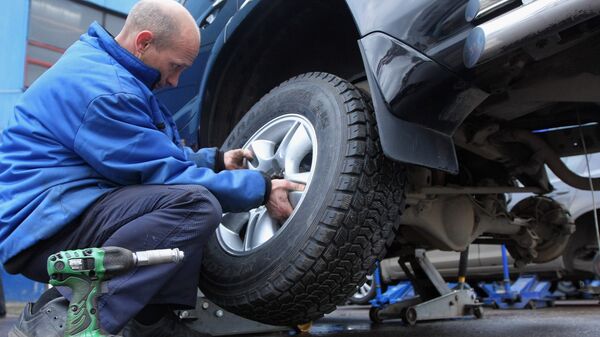 Работа шиномонтажных мастерских Работа шиномонтажных мастерских - Sputnik Беларусь