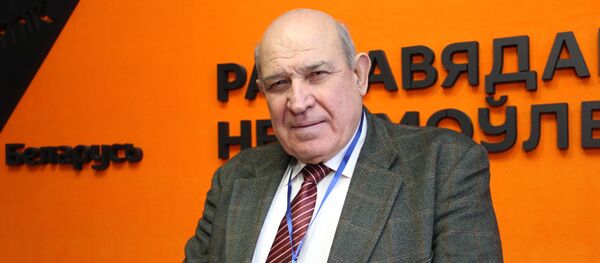 Главный редактор болгарской газеты Нова зора Минчо Минчев Главный редактор болгарской газеты Нова зора Минчо Минчев - Sputnik Беларусь