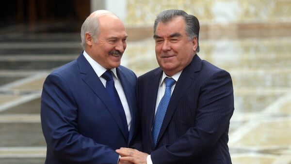 Президент Беларуси Александр Лукашенко и президент Таджикистана Эмомали Рахмон, архивное фото - Sputnik Беларусь