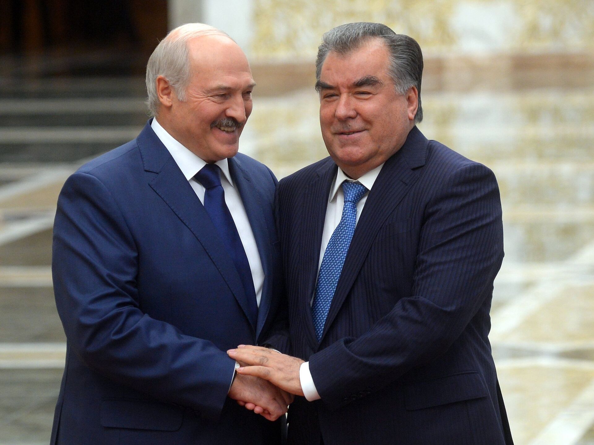 Таджики в белоруссии. Лукашенко и Рахмон. Лукашенко и Эмомали Рахмон.