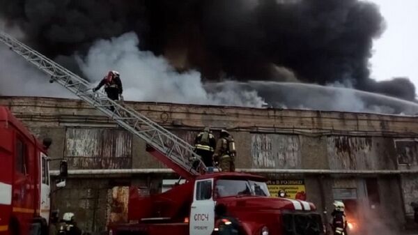 Пожар в ТЦ в Оренбурге 2 декабря - Sputnik Беларусь