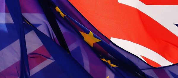Флаги Великобритании и Евросоюза, архивное фото - Sputnik Беларусь