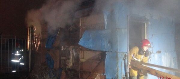 Ликвидация пожара в бытовке - Sputnik Беларусь