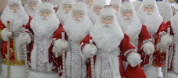 Як робяць беларускія ёлачныя цацкі Як робяць беларускія ёлачныя цацкі - Sputnik Беларусь