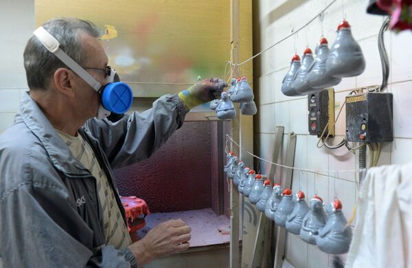 Елочные игрушки делают на фабрике под Минском - Sputnik Беларусь
