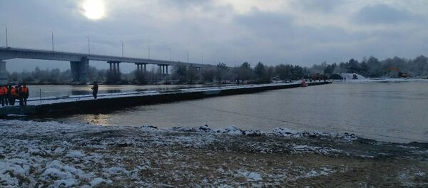 Понтонная переправа через реку Припять в Житковичском районе Понтонная переправа через реку Припять в Житковичском районе - Sputnik Беларусь