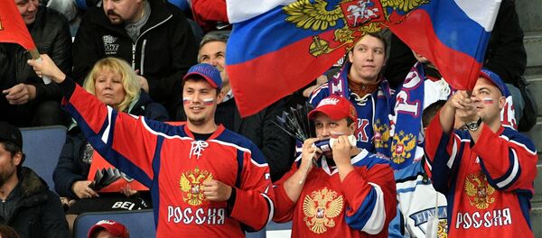 Российские болельщики во время хоккейного матча - Sputnik Беларусь