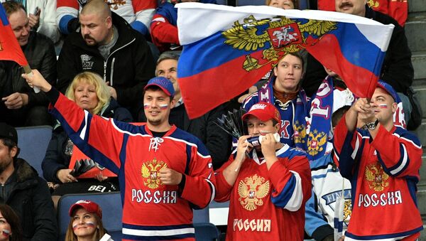 Российские болельщики во время хоккейного матча - Sputnik Беларусь