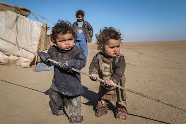 Сирийские дети, беженцы из города Ракка - Sputnik Беларусь