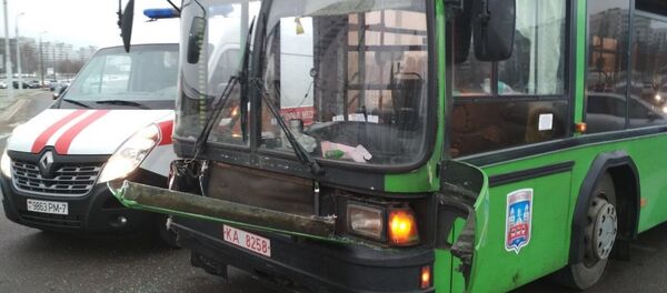 ДТП с участием рейсового автобуса произошло в Минске ДТП с участием рейсового автобуса произошло в Минске - Sputnik Беларусь