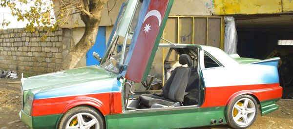Азербайджанец собрал свой автомобиль с крыльями чайки - Sputnik Беларусь