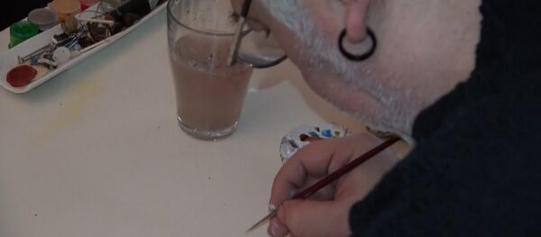 Жывапіс у мініяцюры: турэцкі мастак малюе на матылях і зернях Жывапіс у мініяцюры: турэцкі мастак малюе на матылях і зернях - Sputnik Беларусь