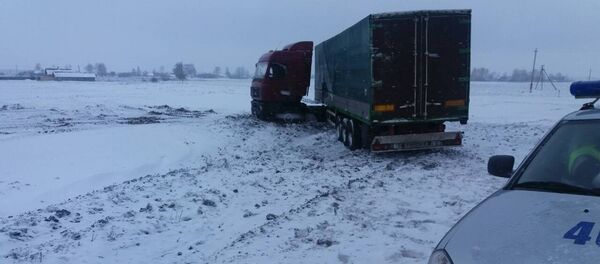 Фура в кювете Фура в кювете - Sputnik Беларусь