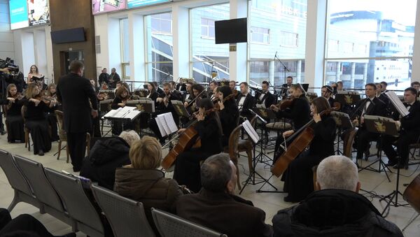 Президентский оркестр сыграл на вокзале в Минске в честь 155-летия БЖД - Sputnik Беларусь