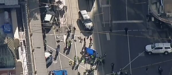 В Мельбурне автомобиль наехал на пешеходов - Sputnik Беларусь