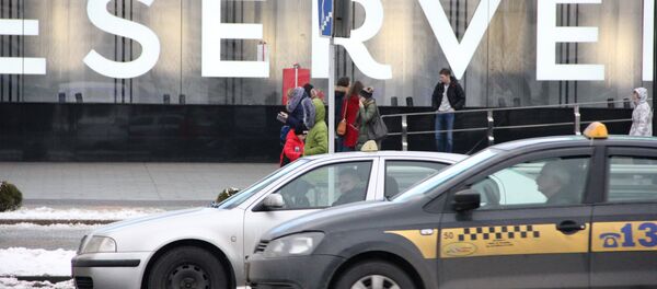 Автомобиль такси в городе - Sputnik Беларусь