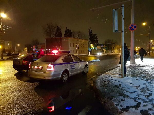 Водитель сбил пешехода на нерегулируемом пешеходном переходе - Sputnik Беларусь