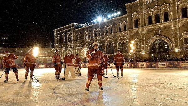 Путин сыграл в хоккей на товарищеском матче в Ночной хоккейной лиге - Sputnik Беларусь