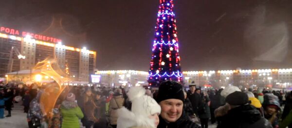 В Витебске прошел парад Дедов Морозов - Sputnik Беларусь