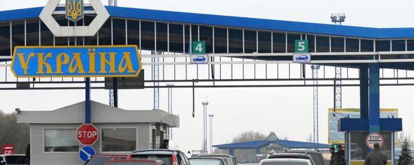На міжнародным памежным аўтамабільным пункце пропуску На міжнародным памежным аўтамабільным пункце пропуску - Sputnik Беларусь